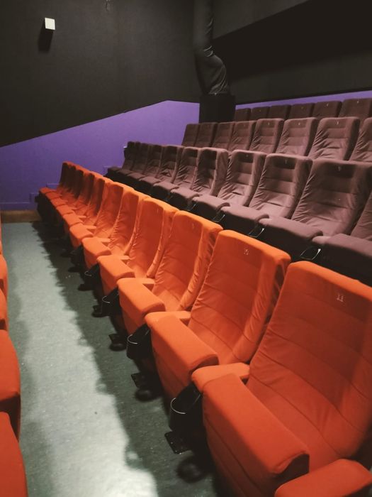 scaune cinema amfiteatru săli de sport tribune super confortabile