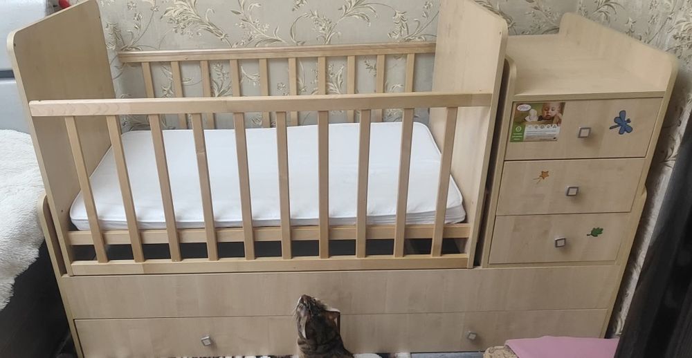 Продам детскую кроватку
