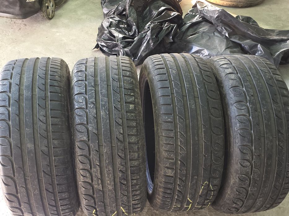 Se vinde un set jante si cucucuri de vara Mercedes, si un set caucucuri vara noi