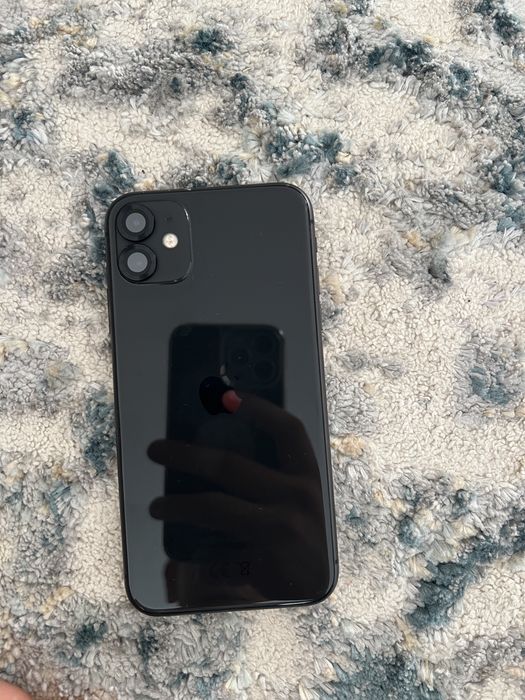 Продам айфон 11