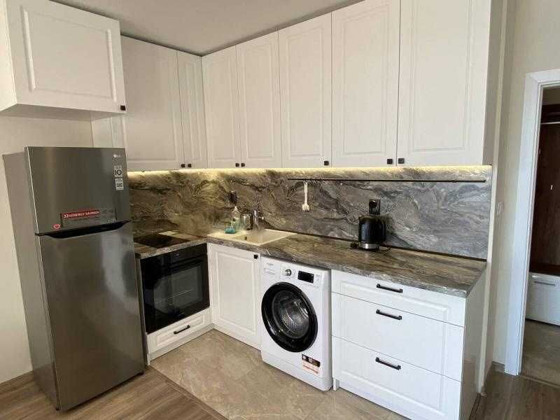 Дава се под наем Двустаен апартамент в Бургас, Сарафово - 65 кв.м за 1020 € - Снимка #2