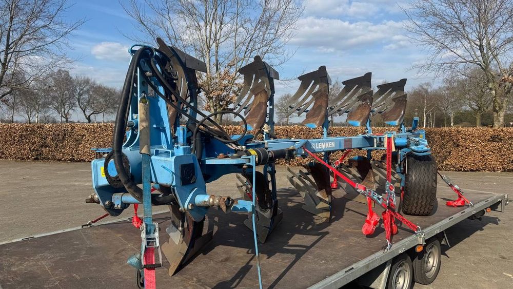 Lemken Europal 8 . Claas Arion, Case Puma, Belarus tortadi