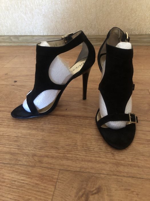 Босоножки GUESS замшевые