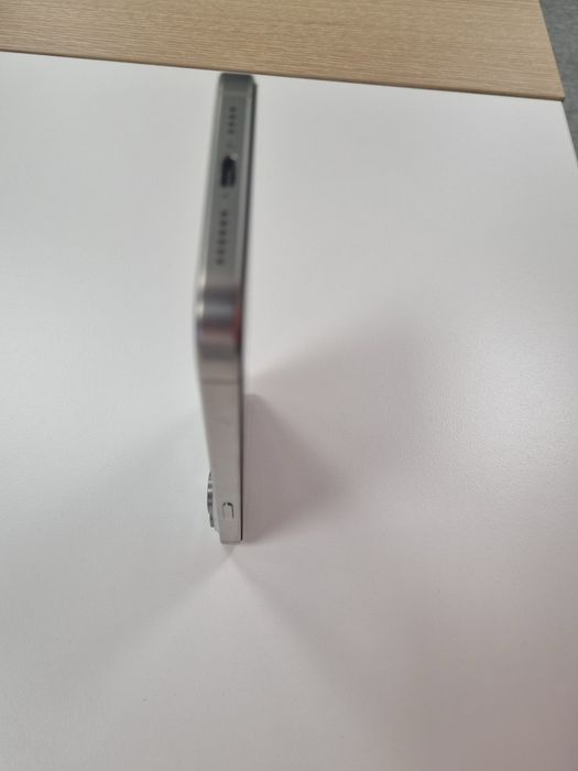 Продавам iPhone 15 Pro Max 512Gb White Titanium