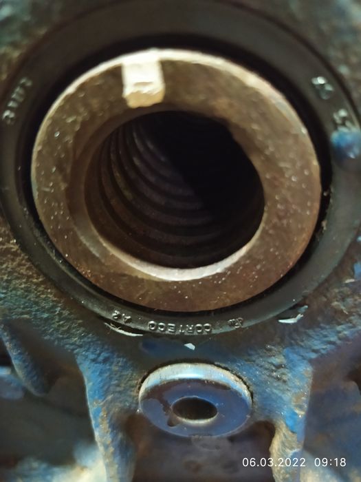 Редуктор продам два штуки