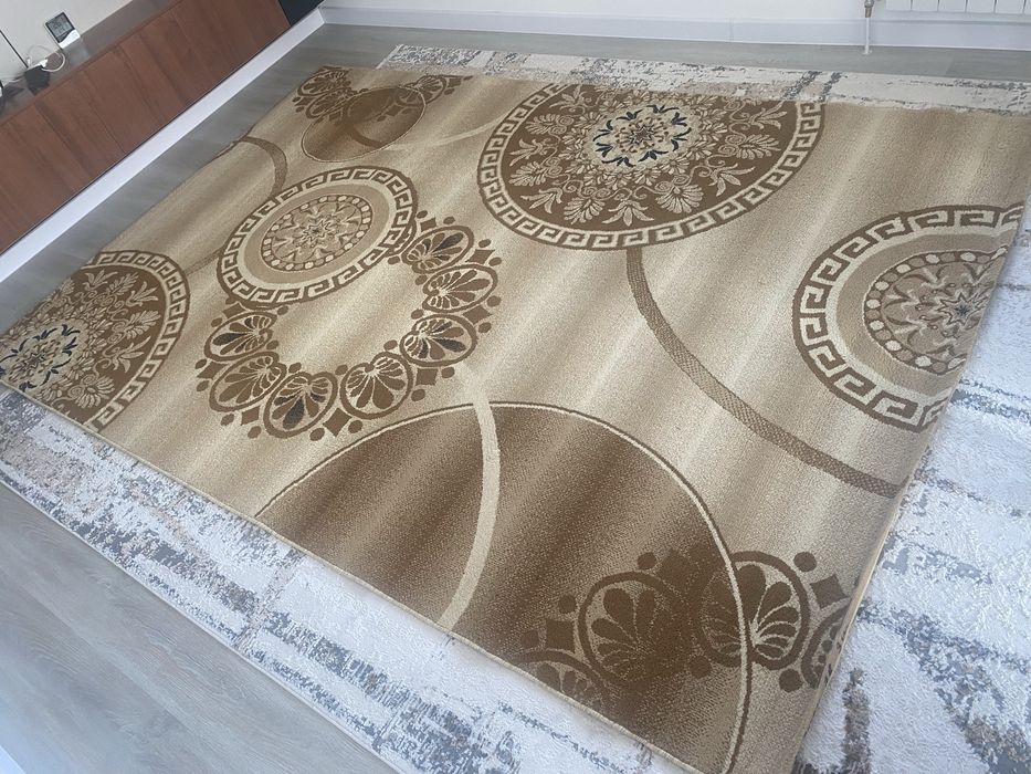 Продам палас в отличном состоянии