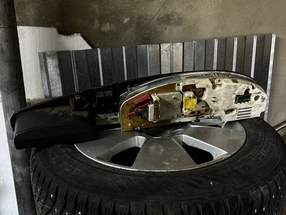 Приборная панель ауди 100/А6 с4