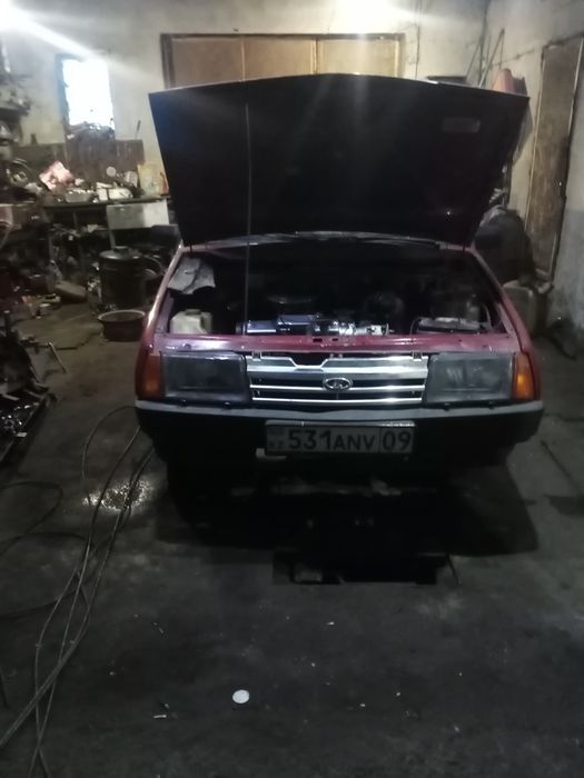 Автомобиль ваз 21099