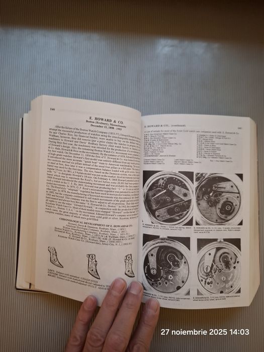 Vănd 2 cataloage  prețuri  ceasuri  respectiv  obiecte de  artă