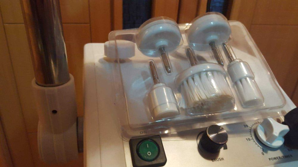 Комбиниран уред за почистване на лице