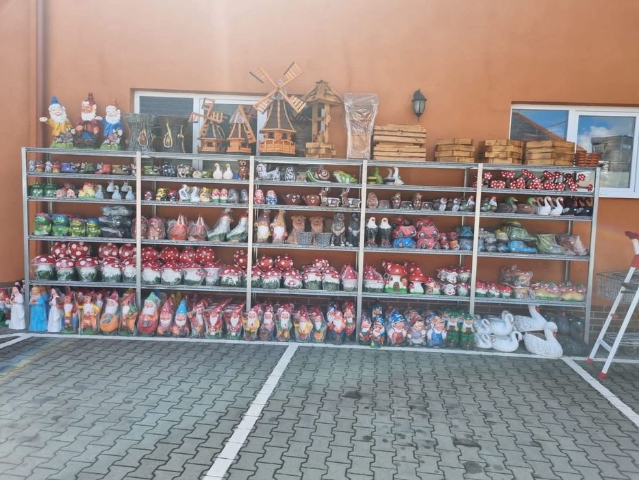 Rafturi metalice zincate marfa manuala 
Tip piking 
Înălțime de la 1.5