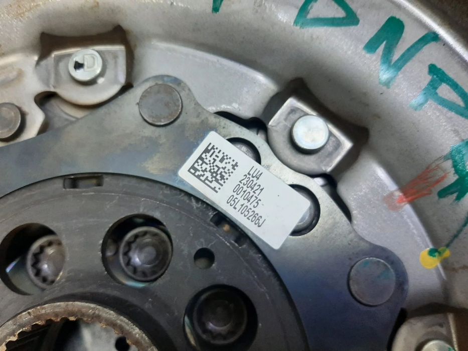 volanta masa dubla 2.0 tsi gti dnp  vw golf 8 4x4 pentru cutie automata 05l105266j
