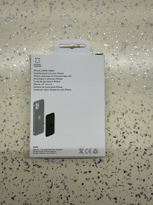 Оригинален Apple MagSafe кожен портфейл – черен