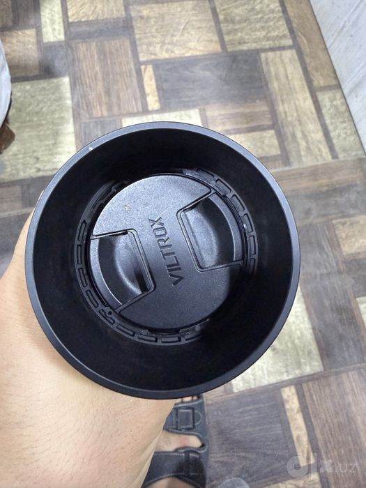 Viltrox 85 mm 2.0 f yangi sal kam  xamma narsasi bor ideal xolatda