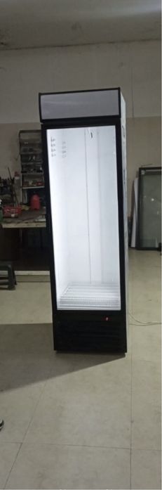 Витринный холодильник / Холодильник / Витрина