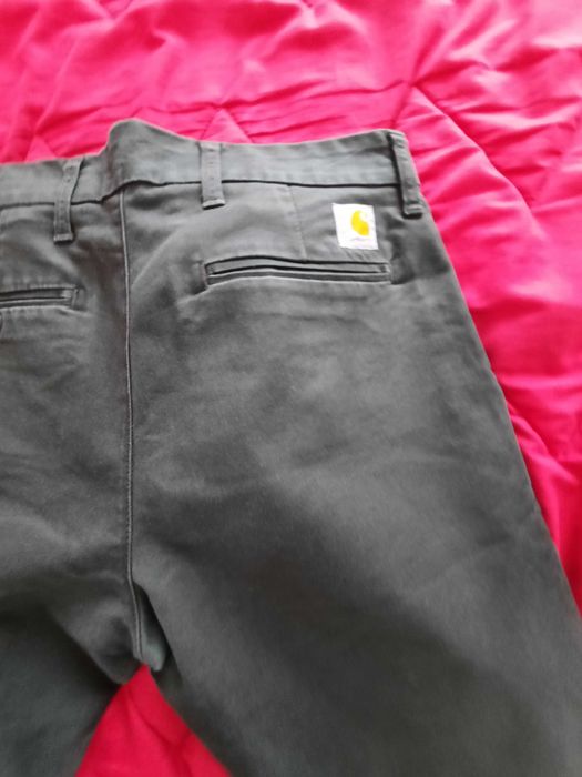 Vand pantaloni din bumbac originali firma Carhartt marimea 33x32 cm