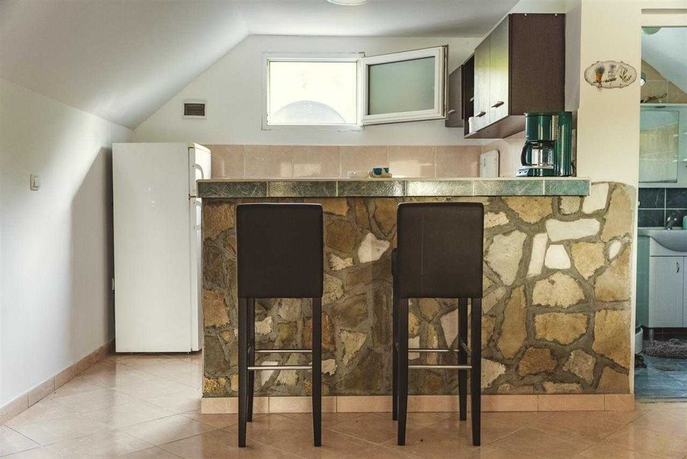 Дава се под наем Двустаен апартамент в Пловдив, Въстанически - 74 кв.м за 382.5 € - Снимка #2