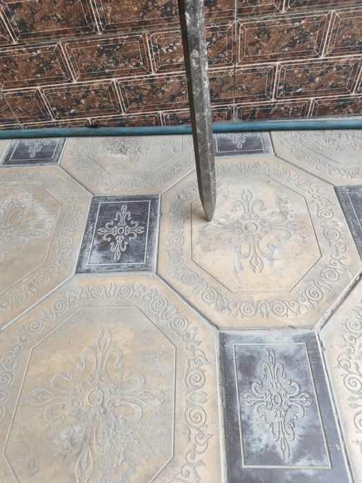 Лом металлический шестигранный, производство СССР, длинна 117 см.