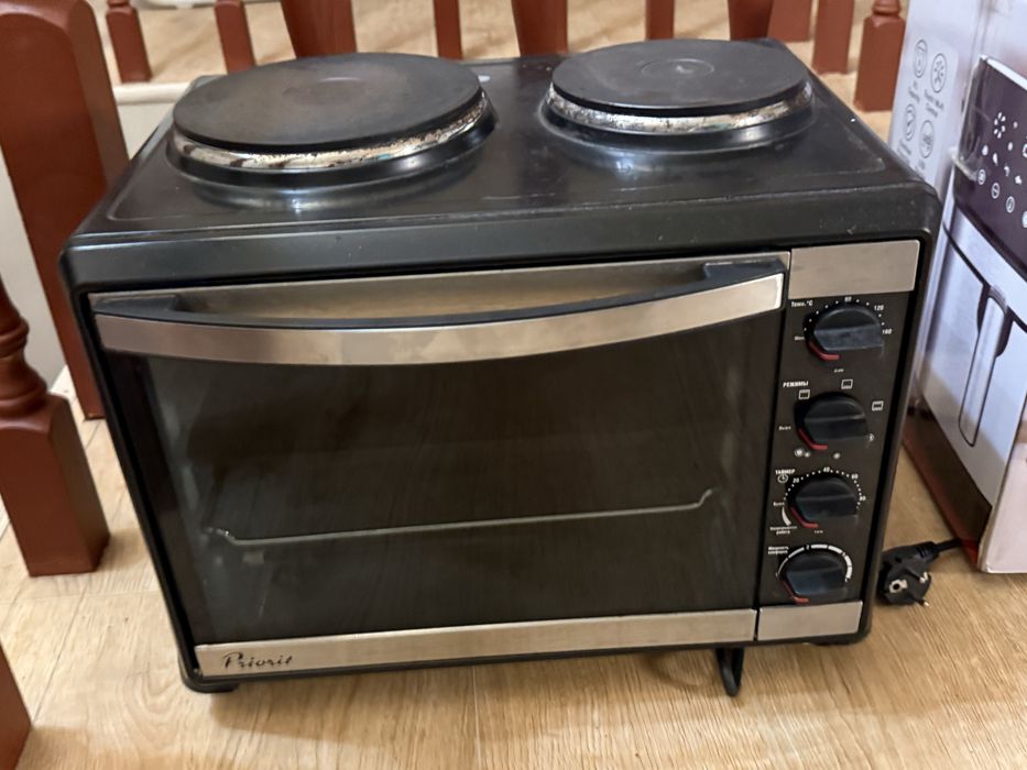 Продам мини духовку с комфорками