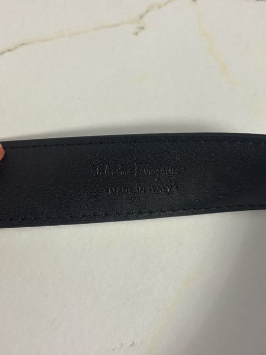 Curea Ferragamo Neagra