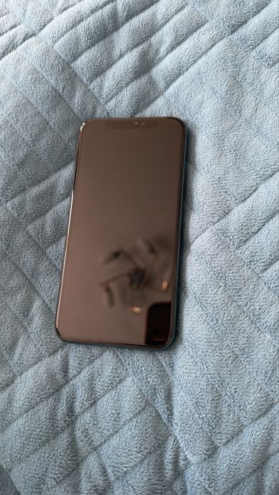 Срочно продается айфон 11 про