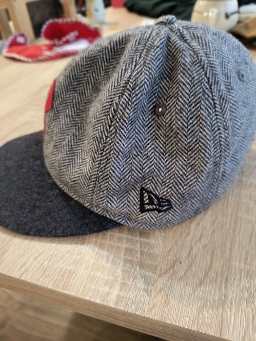 Лот шапки New Era и Vans Flexfit