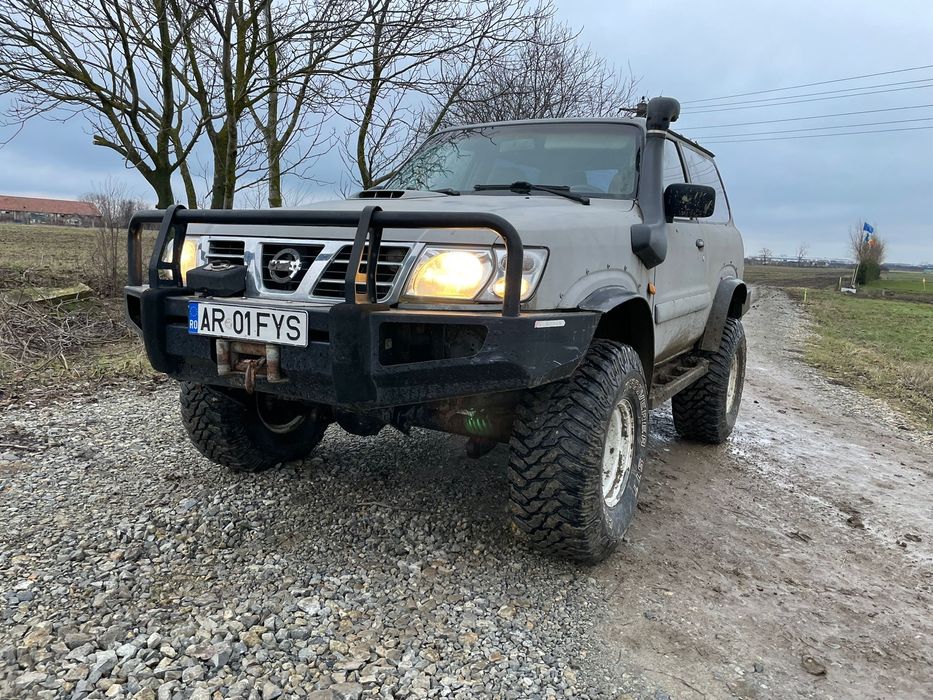 Nissan Patrol Y61 Scurt 3.0 TDDI An 2004 Pret 11800 Euro