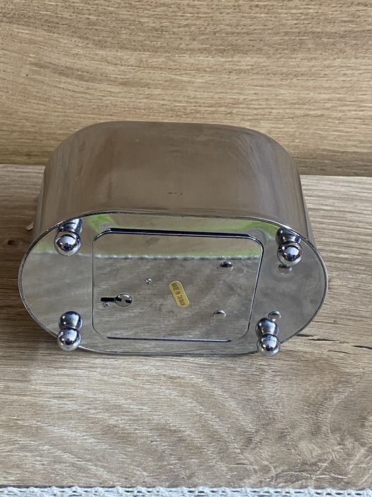 Метална касичка с ключ