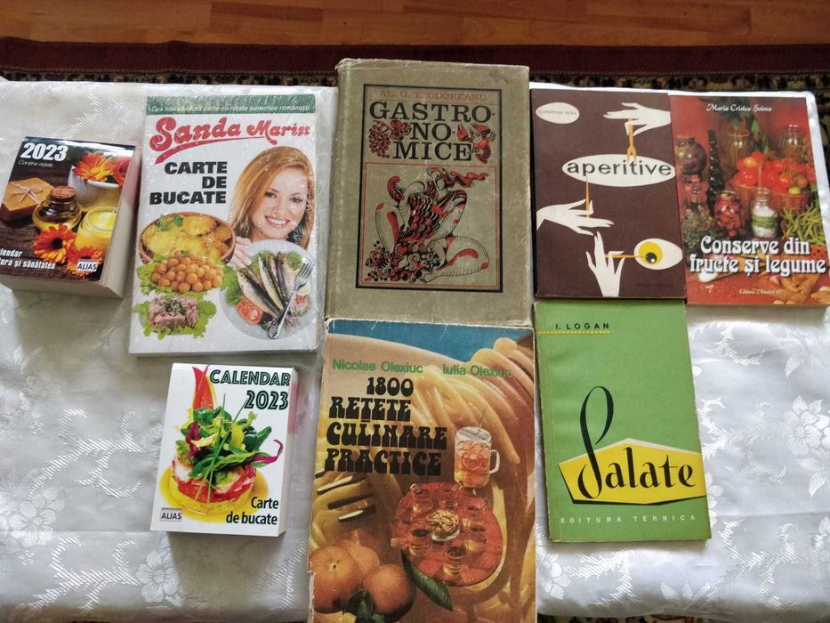 Vand cateva carti retete BUCATARIE , vechi