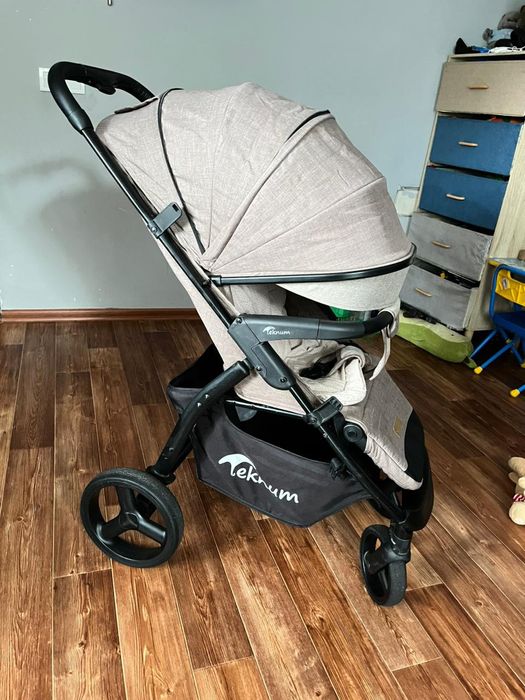 Продам коляску Teknum