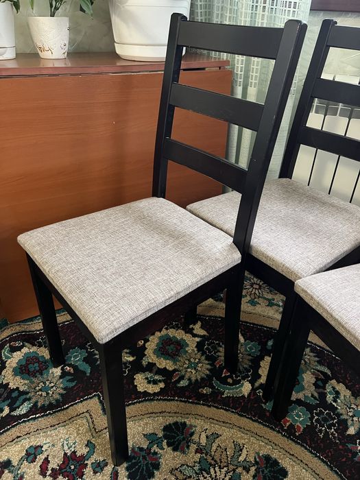 Стол и 6 стульев