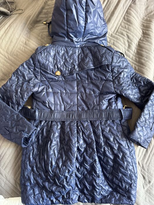 Куртка тонкая новая для девочки