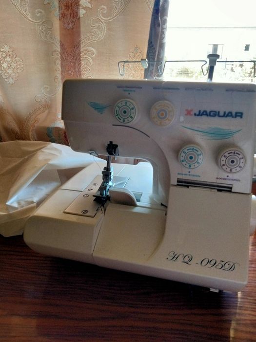 оверлок JAGUAR  HQ095D