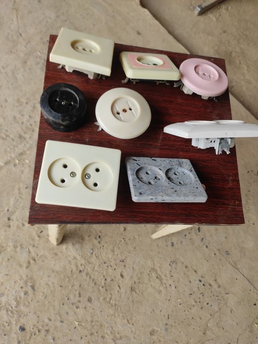 Выключатели и розетки