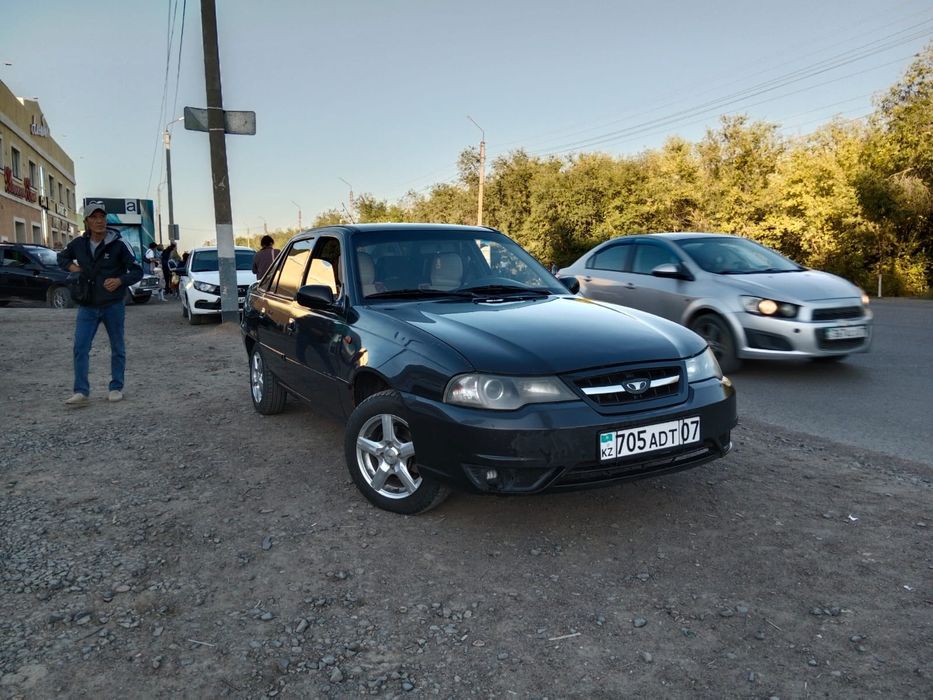 Машина Daewoo Nexia