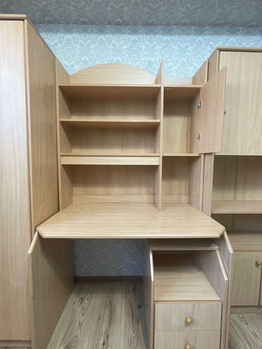 Гарнитур подростковый