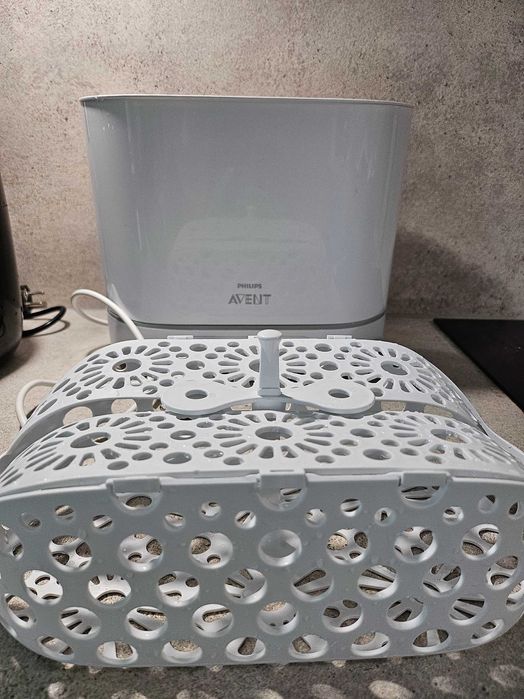 Електрически стерилизатор Avent с кошничка за съдомиялна .