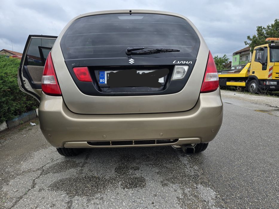 Кола Suzuki Liana