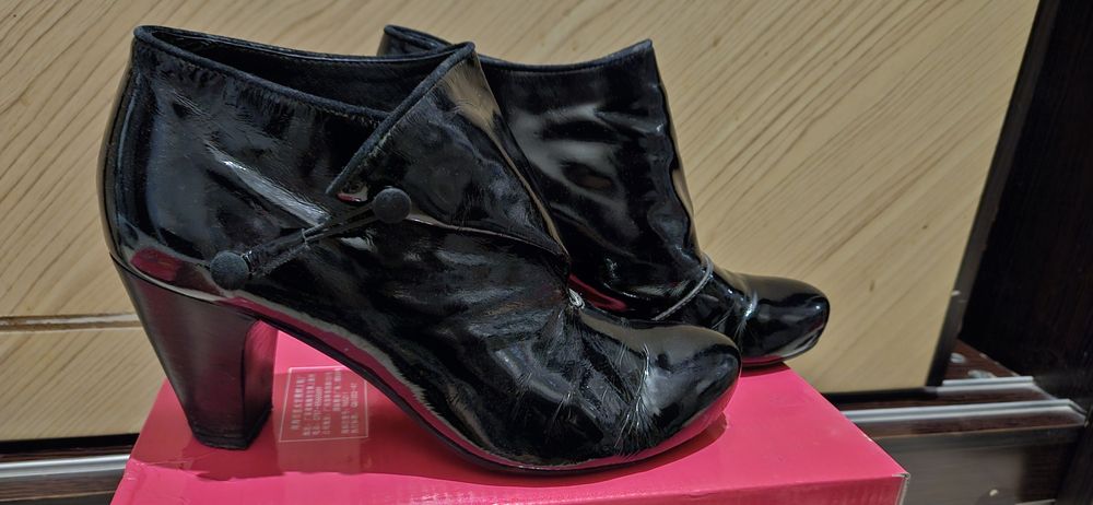 Ботинки женские лак