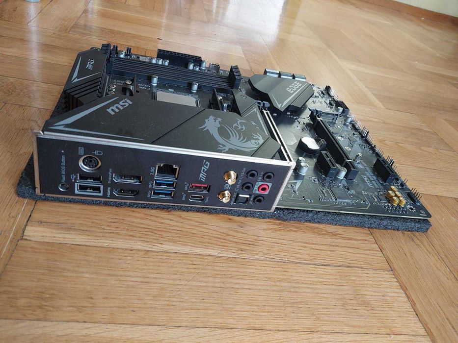 AMD Ryzen 5 5600X + MSI B550 Gaming Edge Wi-Fi