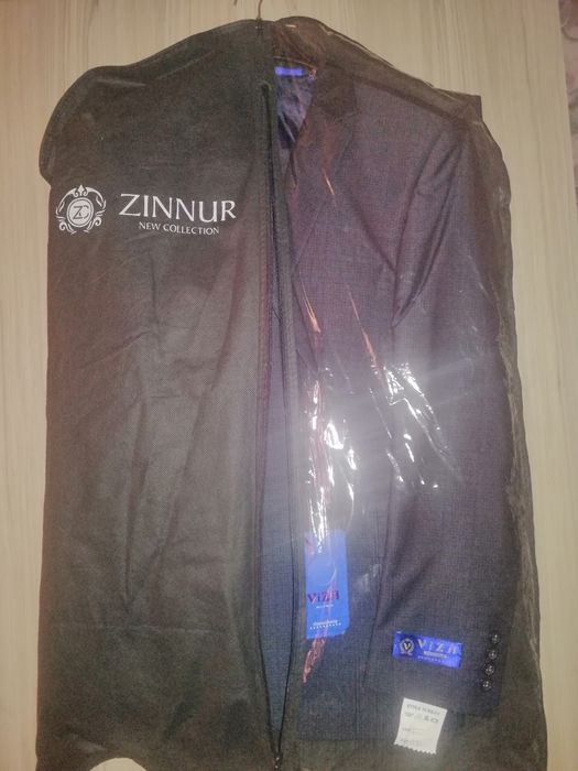 Продам мужской классический костюм