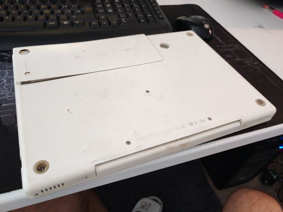 Apple MacBook 13.3 model A 1181