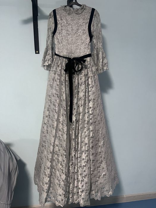 Продам платье нарядное, размер S