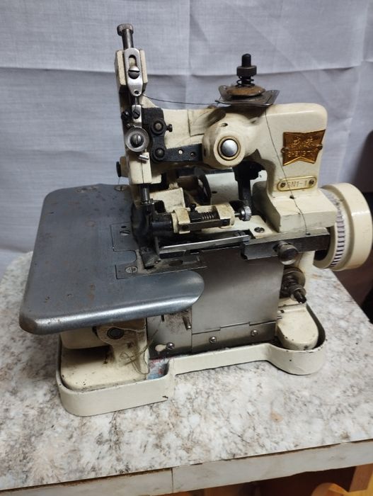 Продам оверлоки б/у