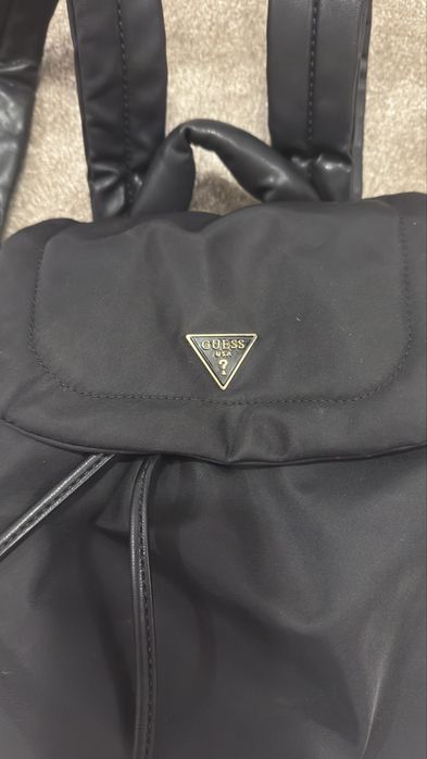 Rucsac negru marime medie Guess