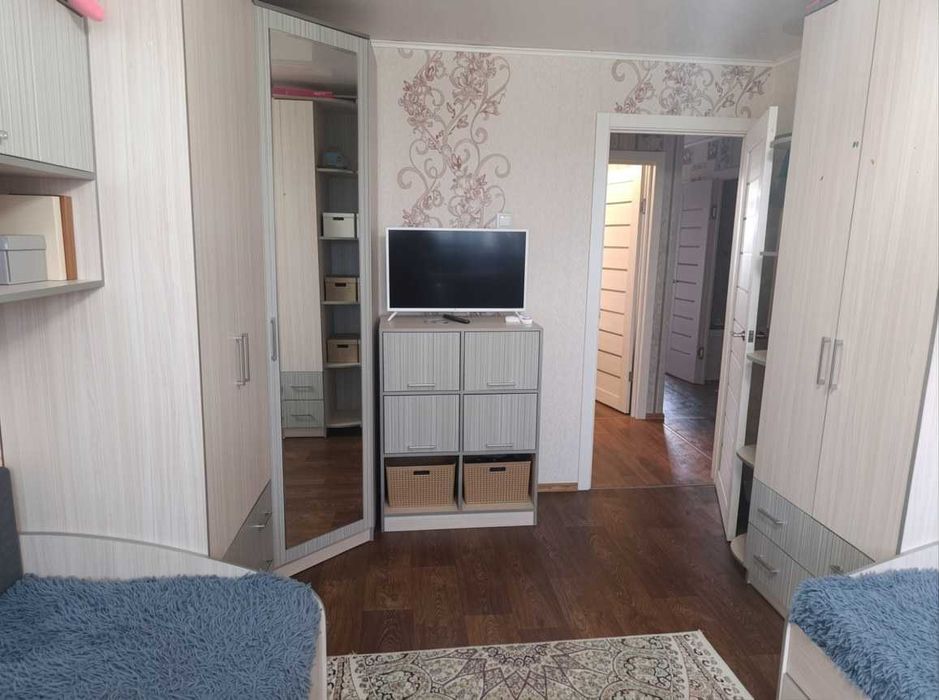 Продам 2 ком у стадиона карасай