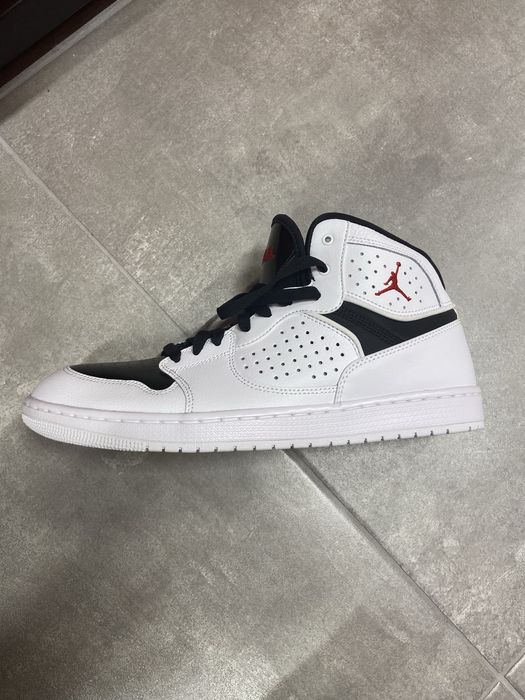 Jordan Acces  Sneakers