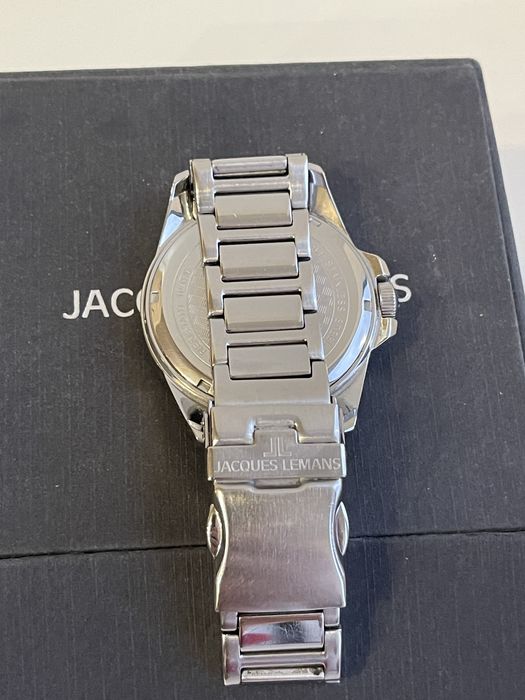 Стильные часы Jacques Lemans