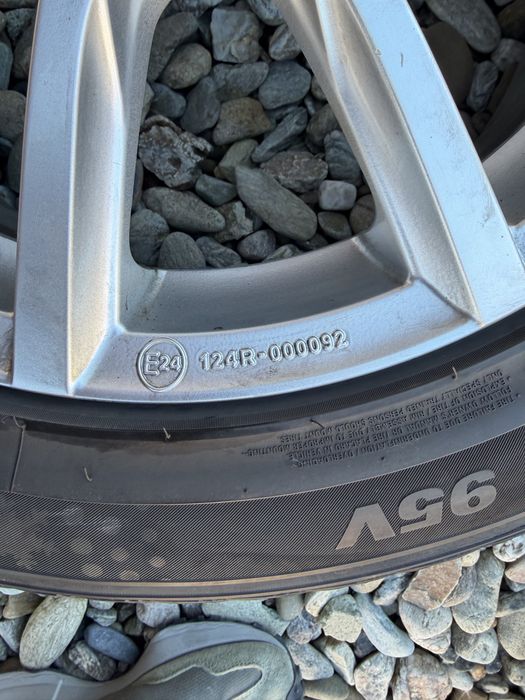 jante originale KIA pe 17 cu cauciuri Noi