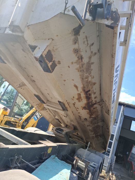 Vand basculanta man 8x4 perfecta stare de funcționare